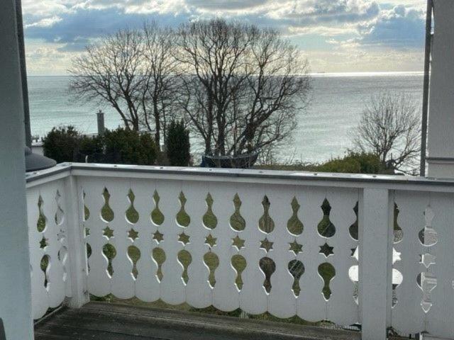 Villa Seestern - Ferienhaus Mit Meerblick Sassnitz Exteriör bild